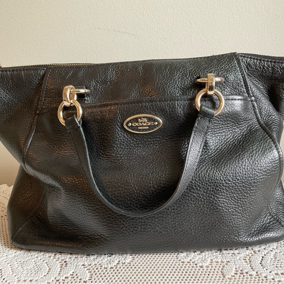 Coach Handbags - COACH Tote